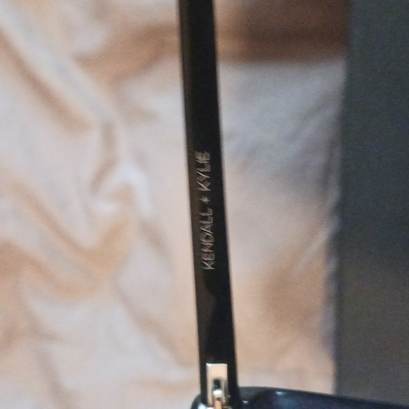 KENDALL + KYLIE CATEYES SUNGLASSES EYEWEAR - Picture 4 of 6